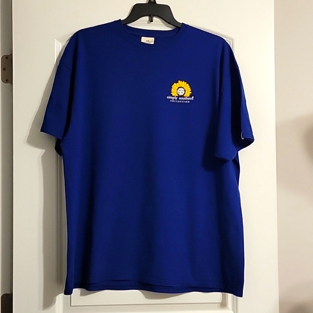 Women's XXL simply southern short sleeve t-shirt, navy/yellow, sunflower/bees.